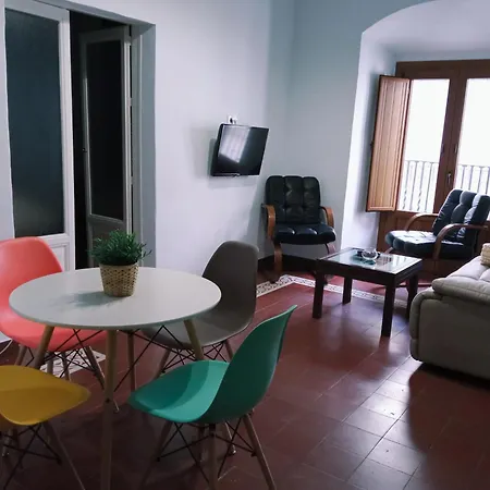 Apto La Almena 2 Junto A Plaza Mayor,2 Habitaciones,parking Gratuito شقة Caces